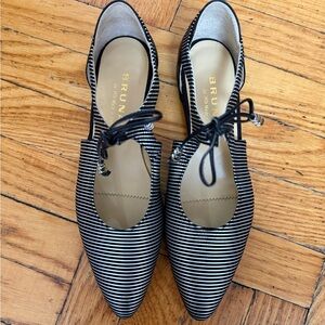 Brunate Pointed Flats